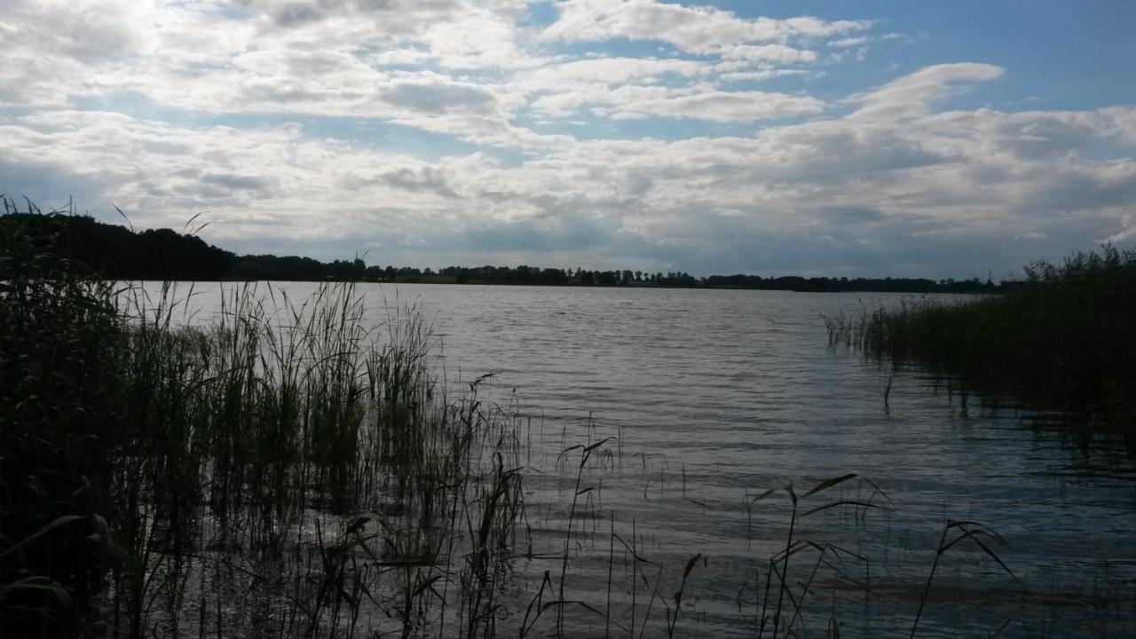 Dziki Brzeg Jezioraka Villa Zalewo  Buitenkant foto